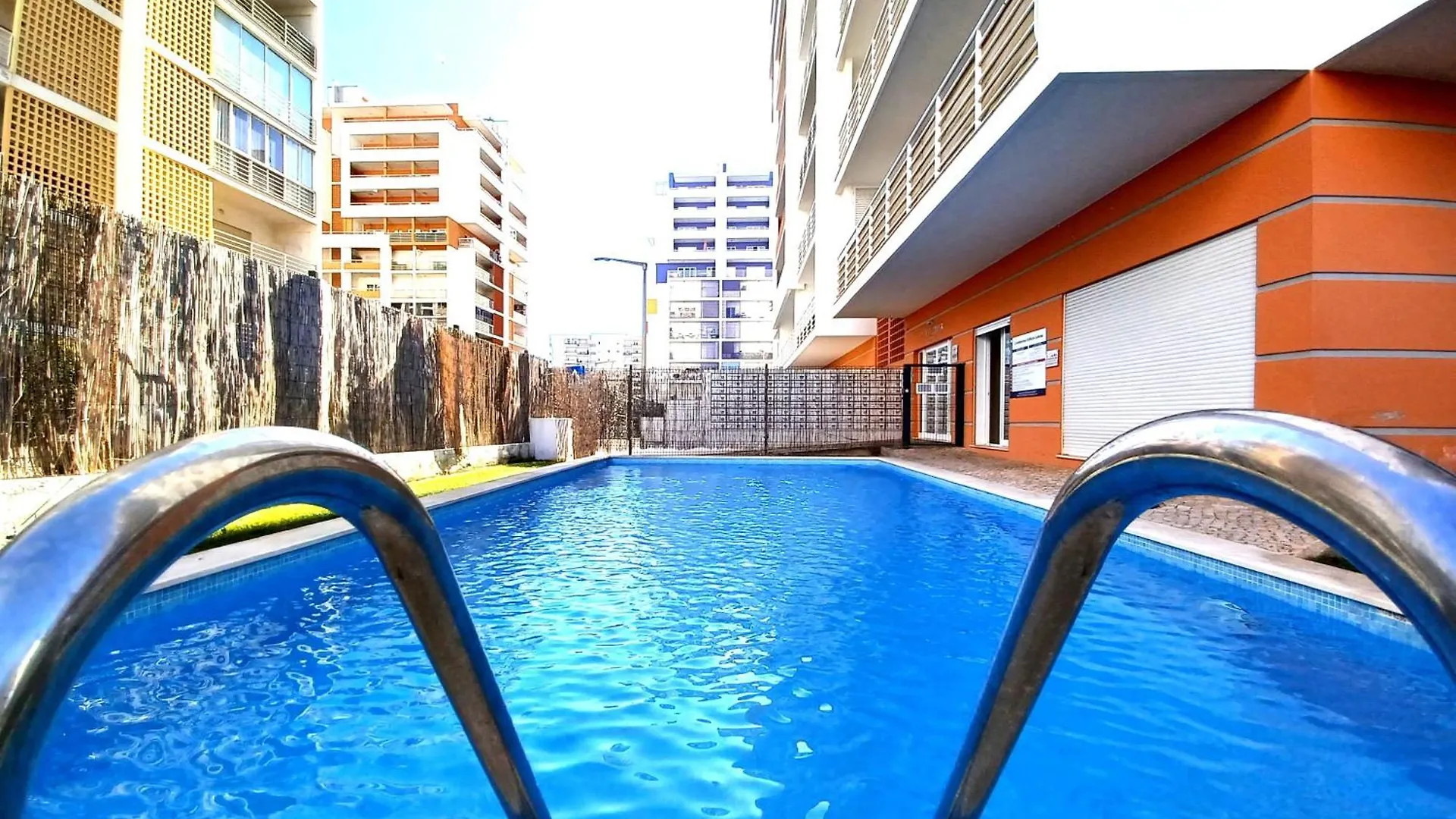 Edificio Lumina Sunshine Beach Apartment Portimão Portugal